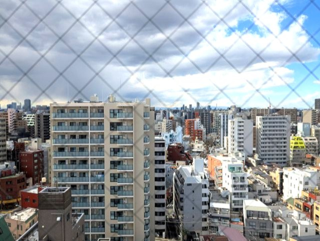 LUMIEC un 入谷の設備|15F、5.5帖洋室の出窓からの眺望です