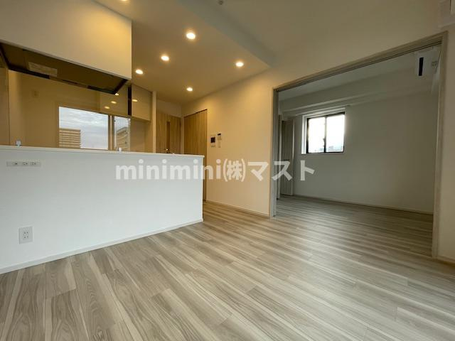 ルフォンプログレ南森町の居間・リビング