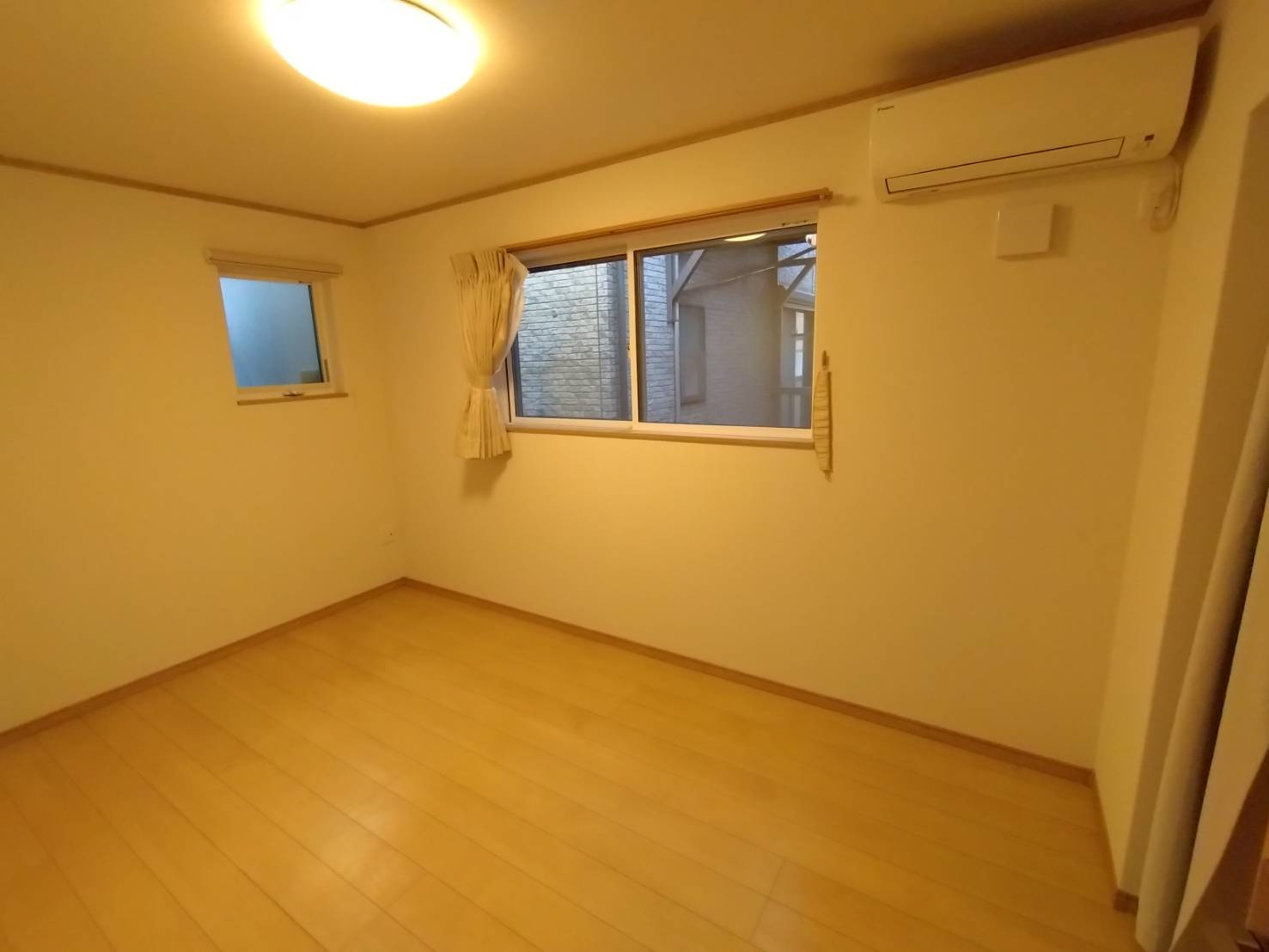 共進町戸建２の洋室