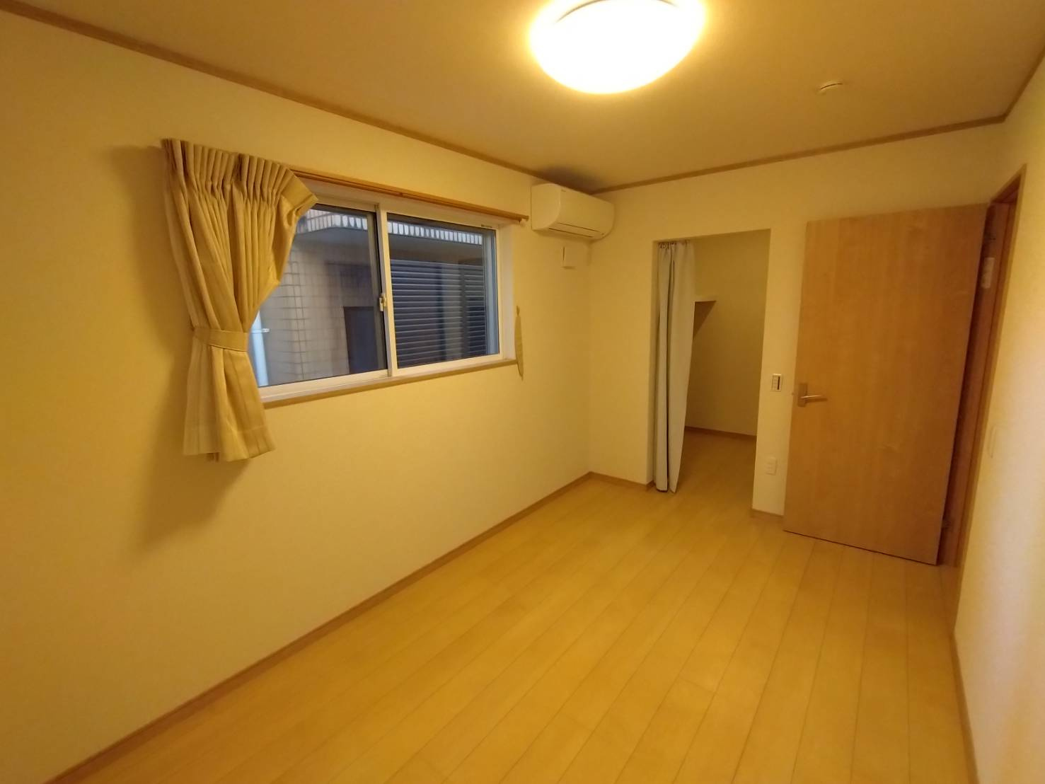 共進町戸建２の洋室