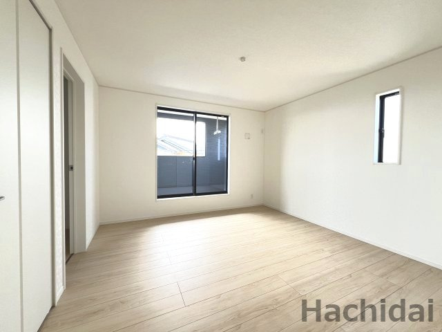 高浜市向山町第6　新築分譲住宅＜2号棟＞の洋室|南側8.0帖洋室