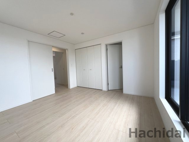 高浜市向山町第6　新築分譲住宅＜2号棟＞の洋室|南側8.0帖洋室