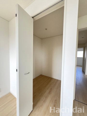 高浜市向山町第6　新築分譲住宅＜3号棟＞の収納|南7.5帖洋室クローゼット