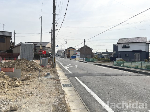 高浜市向山町第6　新築分譲住宅＜3号棟＞の前面道路含む現地写真