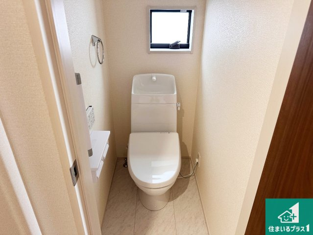 赤穂市南野中　第6期　新築一戸建てのトイレ|1・2階の2ヶ所にあるので、朝の忙しい時間の順番待ちもなく、深夜の利用にも大変便利です。