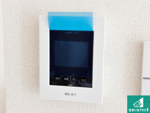 赤穂市南野中　第6期　新築一戸建ての防犯設備|カラーモニターインターホン！声だけでなく来訪者の姿や顔がモニターで確認できるので、小さなお子様がいらっしゃるご家庭でも安心できます！