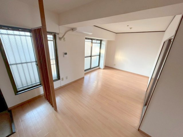 阪本ハイツの居間・リビング