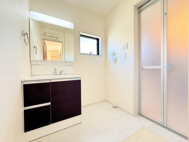 大洗町五反田3期　新築戸建　1号棟の独立洗面台