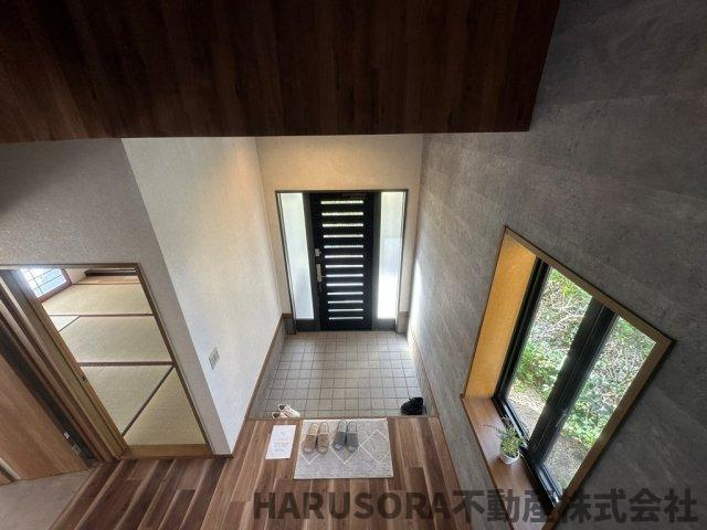交野市星田西3丁目　2階建の玄関