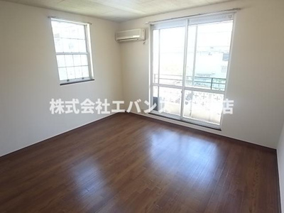 【居間・リビング】 | コーポメリー | おしゃれなリビングです