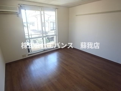 【洋室】 | コーポメリー | 落ち着いた色調の洋室です