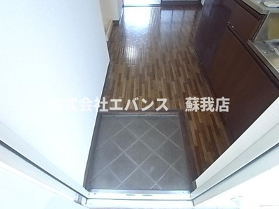 【玄関】 | コーポメリー | 収納もある玄関です