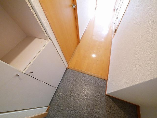 Hale学園前の玄関|収納もある玄関です