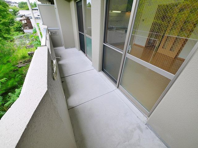 Hale学園前のバルコニー|バルコニーからの眺めを楽しみながら食事をしませんか