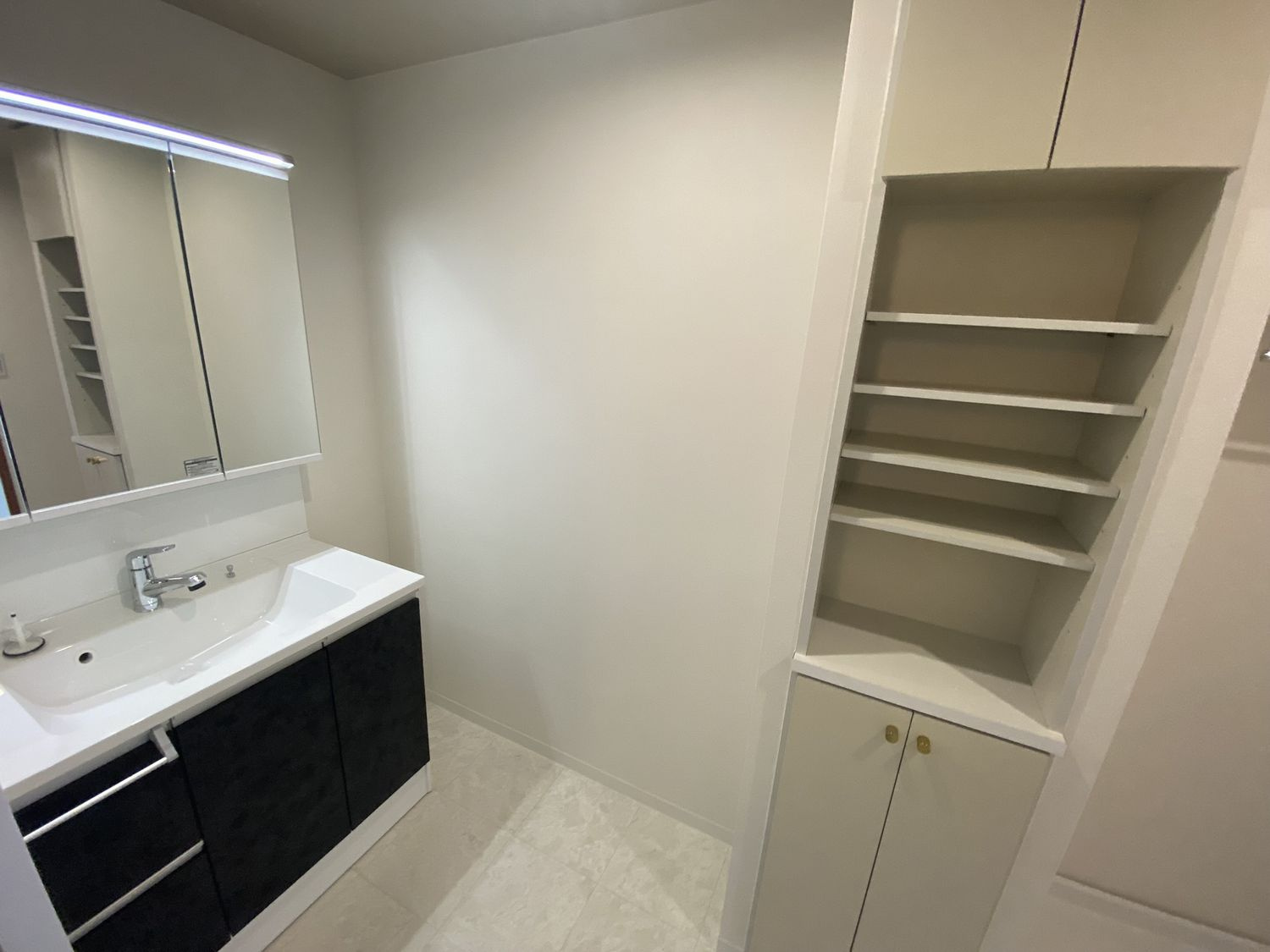 日進シティハウスの独立洗面台|洗面室（2022年6月撮影）