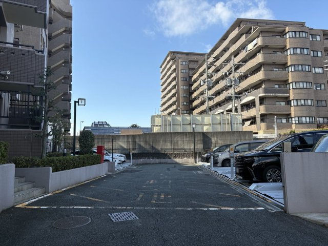 日進シティハウスの駐車場