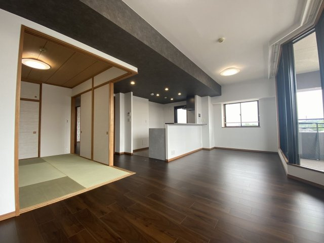 日進シティハウスの居間・リビング|（2022年6月撮影）