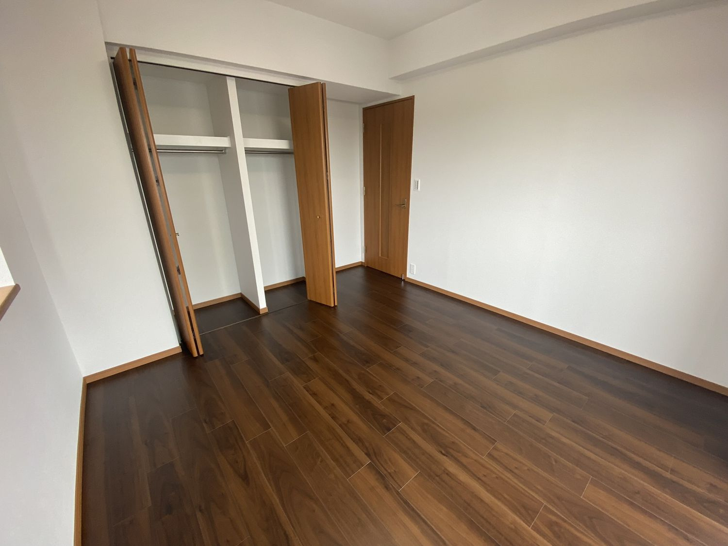 日進シティハウスの洋室|洋室約7.3帖（2022年6月撮影）