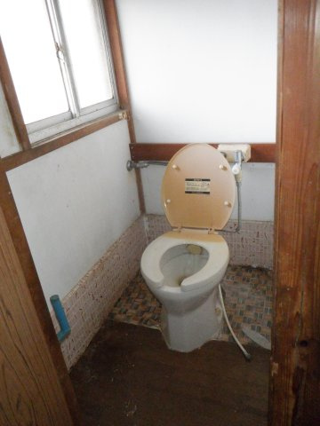三軒町、門山邸のトイレ
