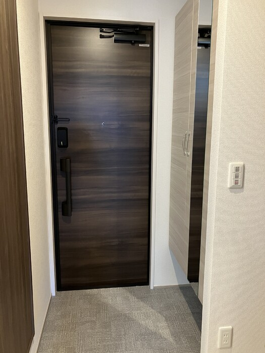 Ｄ－ｒｏｏｍ太日通の玄関