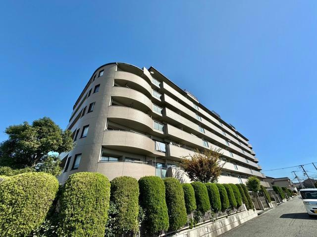 ロイヤルシャトー手柄南の外観