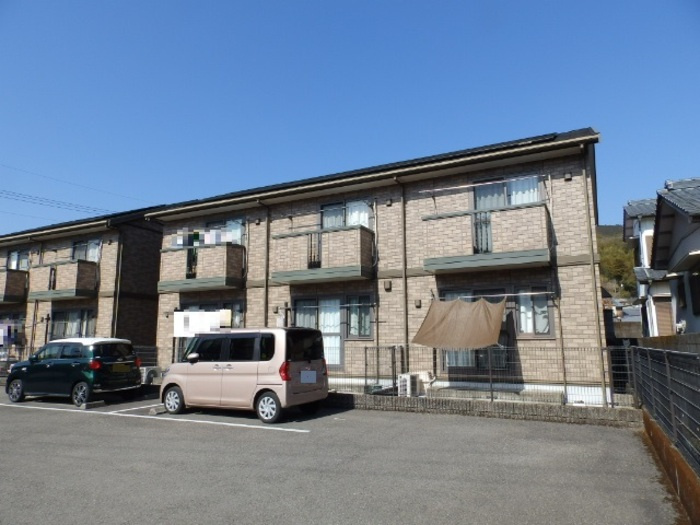 グランドソレーユ B棟の外観