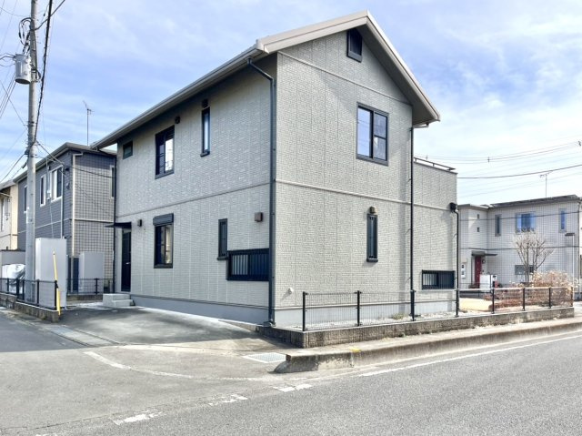 【中古戸建】伊勢崎市安堀町の外観|■外観｜ここから始まる「日常」はご家族にとってかけがえのない時間となります。少しでも豊かに、快適に。