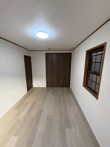 大阪府東大阪市渋川町2丁目の洋室|コンパクトで使いやすい洋室です