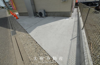 【駐車場】