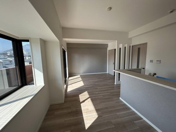 ダイアパレス草津ガーデンコートの居間・リビング