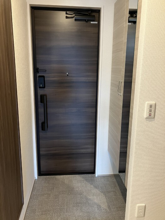 Ｄ－ｒｏｏｍ太日通の玄関