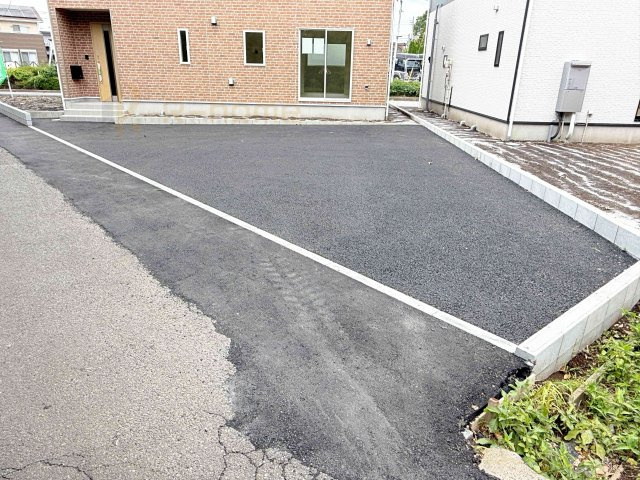 土浦市神立東第5　新築戸建て　1号棟の駐車場|カースペースは2台お停めいただけます♪