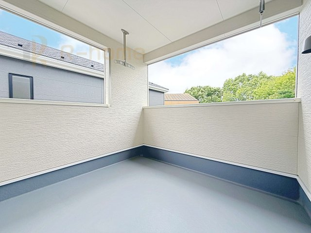 土浦市神立東第5　新築戸建て　1号棟のバルコニー|急な雨でも安心のインナーバルコニー♪忙しいご夫婦も大満足♪