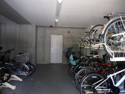 【駐輪場】 | グローリオ新宿夏目坂