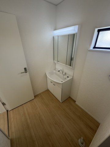 本庄市下野堂第６　の独立洗面台|３号棟現地洗面所（2026年07月30日）撮影