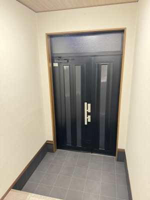 【玄関】 | 枚方市渚栄町　中古戸建て