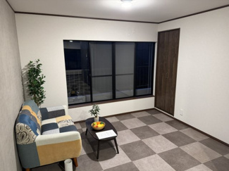 【居間・リビング】 | 枚方市渚栄町　中古戸建て