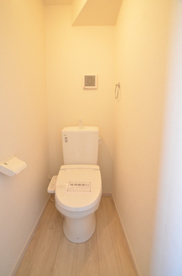 【トイレ】 | 綾瀬市深谷南５丁目 新築戸建て 全3棟【仲介手数料無料】 | 1階
