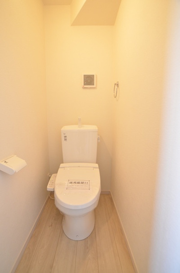 【トイレ】 | 綾瀬市深谷南５丁目 新築戸建て 全3棟【仲介手数料無料】 | 1階