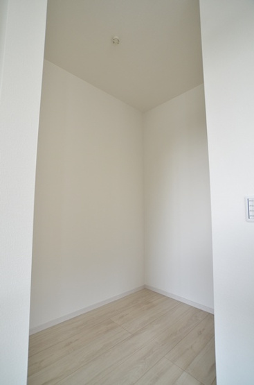 【洋室】 | 綾瀬市深谷南５丁目 新築戸建て 全3棟【仲介手数料無料】 | 2階　洋室1（8.0帖）WIC