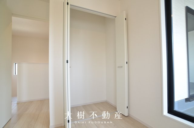 【洋室】 | 綾瀬市深谷南５丁目 新築戸建て 全3棟【仲介手数料無料】 | 2階　洋室2（6.0帖）クローゼット