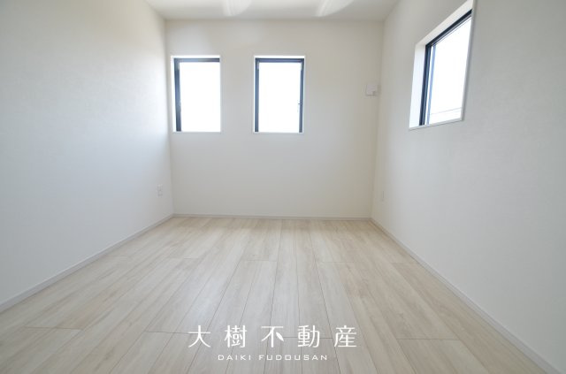 【洋室】 | 綾瀬市深谷南５丁目 新築戸建て 全3棟【仲介手数料無料】 | 2階　洋室3（6.0帖）