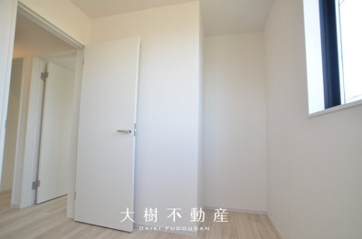 【洋室】 | 綾瀬市深谷南５丁目 新築戸建て 全3棟【仲介手数料無料】 | 2階　洋室4（4.1帖）クローゼット