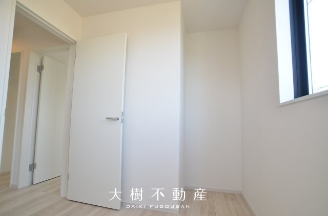 【洋室】 | 綾瀬市深谷南５丁目 新築戸建て 全3棟【仲介手数料無料】 | 2階　洋室4（4.1帖）クローゼット