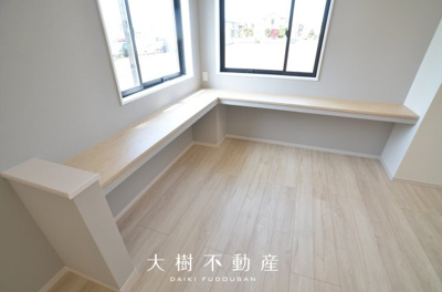 【居間・リビング】 | 綾瀬市深谷南５丁目 新築戸建て 全3棟【仲介手数料無料】