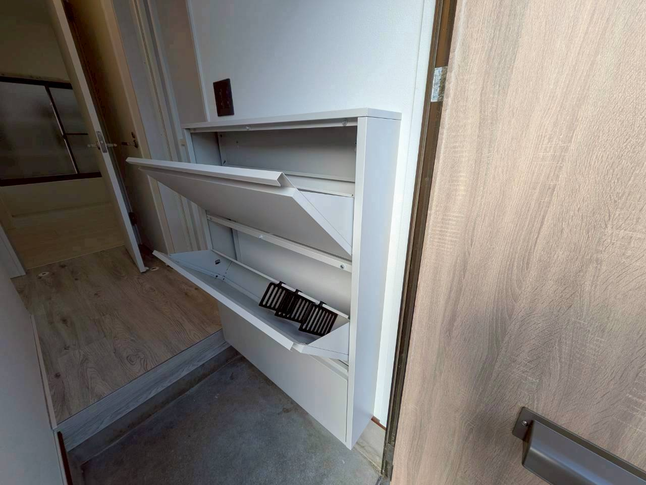 学園台ハイツの玄関