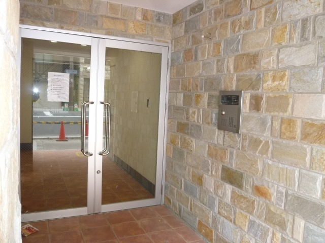 大阪市西区立売堀３丁目の賃貸マンションのエントランス