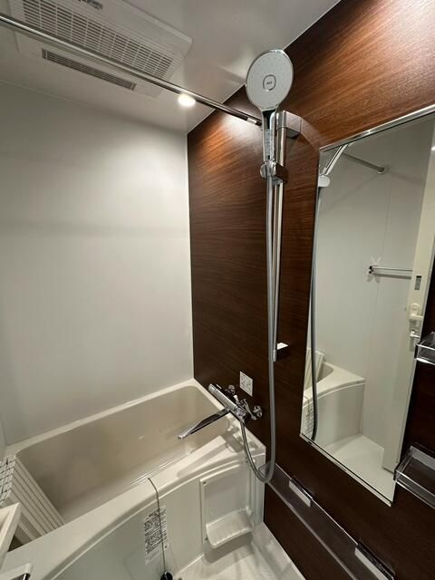 エストゥルース浅草の浴室