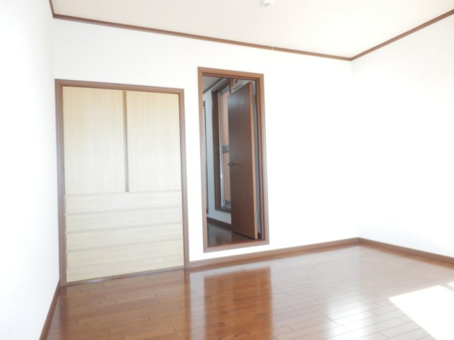 【洋室】 | ハイツ華山