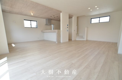 【前面道路含む現地写真】 | 綾瀬市深谷南５丁目 新築戸建て 全3棟【仲介手数料無料】 | ※令和8年3月上旬に撮影